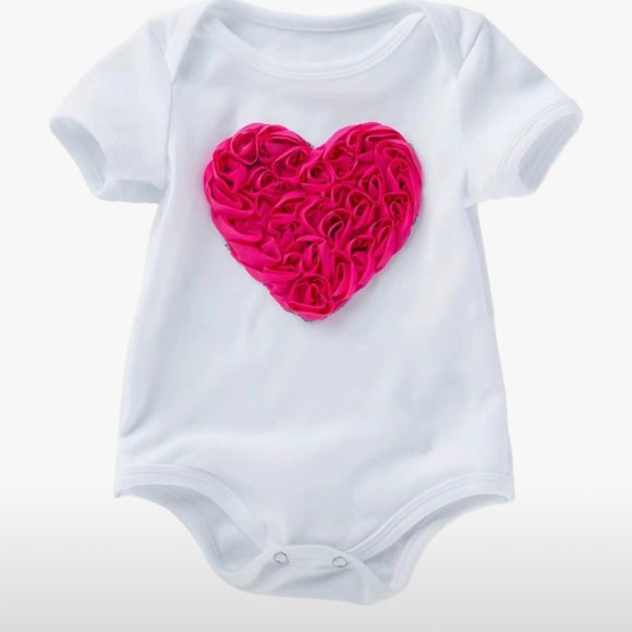 Girls 3D Heart Design BodySuite Lap Shoulders Easy Change Snaps - Picture 1 of 7